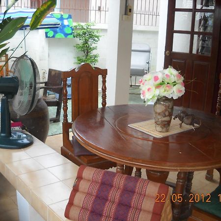 Srikrung Guesthouse Phranakhonszi Ajutthaja Kültér fotó